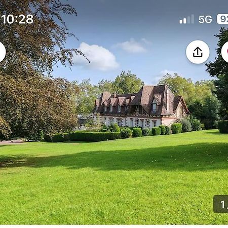 Un Appartement Dans Un Chateau โดวีลล์ ภายนอก รูปภาพ