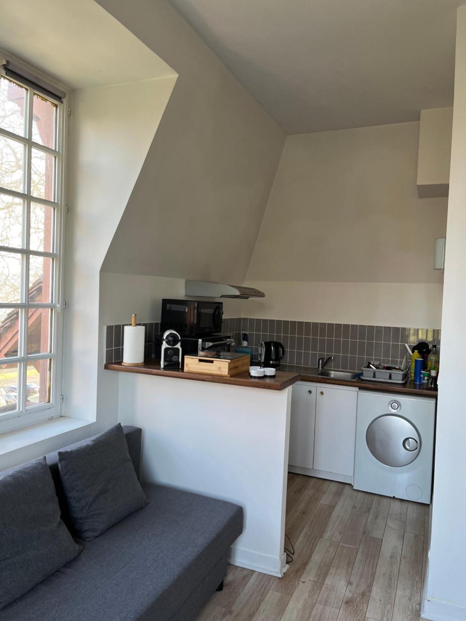 Un Appartement Dans Un Chateau โดวีลล์ ภายนอก รูปภาพ