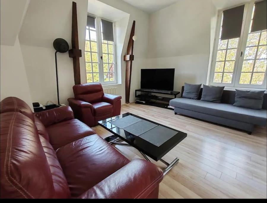 Un Appartement Dans Un Chateau โดวีลล์ ภายนอก รูปภาพ