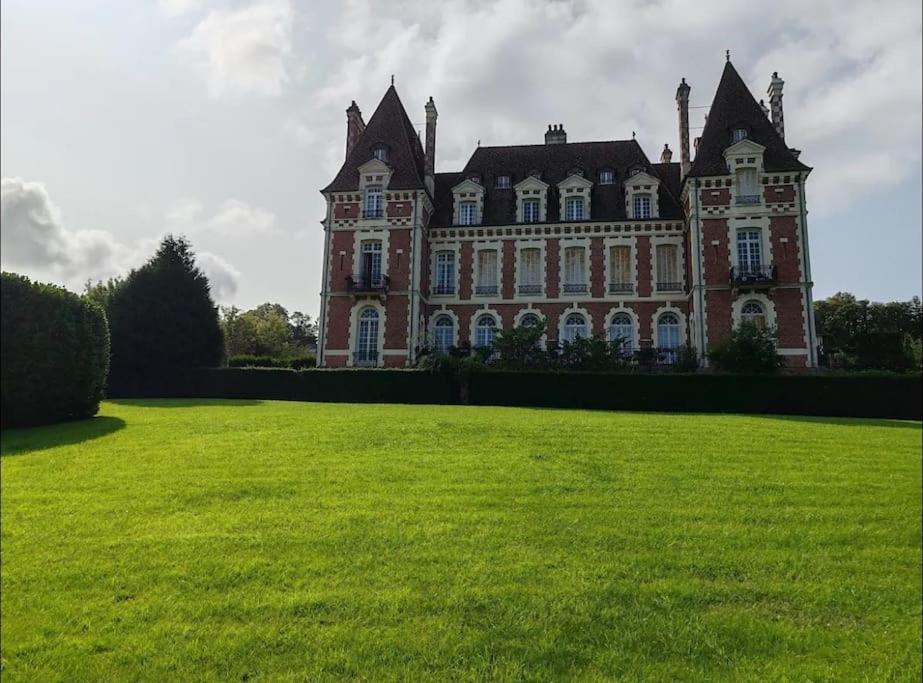 Un Appartement Dans Un Chateau โดวีลล์ ภายนอก รูปภาพ
